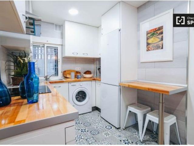 Se alquila habitación en piso compartido de 4 habitaciones en Opañel