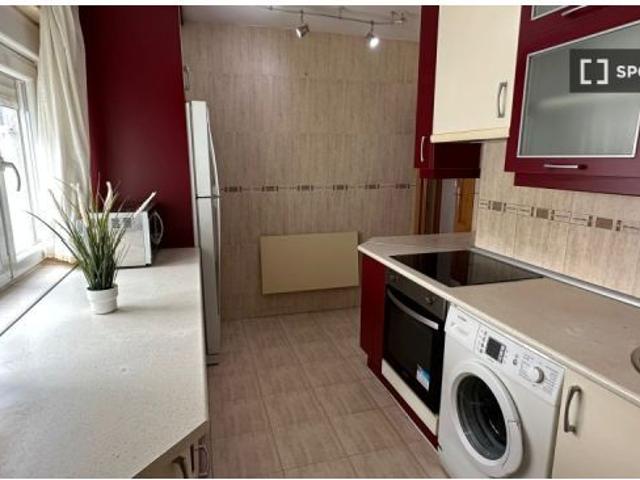 Se alquila habitación en piso compartido de 4 habitaciones en Alcalá de Henares