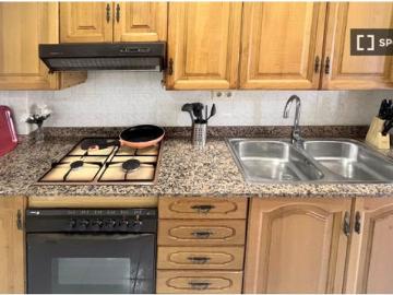 Se alquila habitación en piso compartido de 4 habitaciones en Burjassot, todos los gastos incluidos