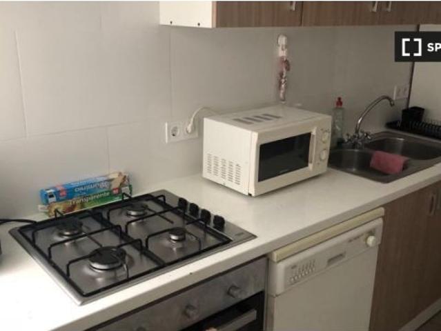 Se alquila habitación en piso compartido de 4 habitaciones en Bons Aires, gastos incluidos
