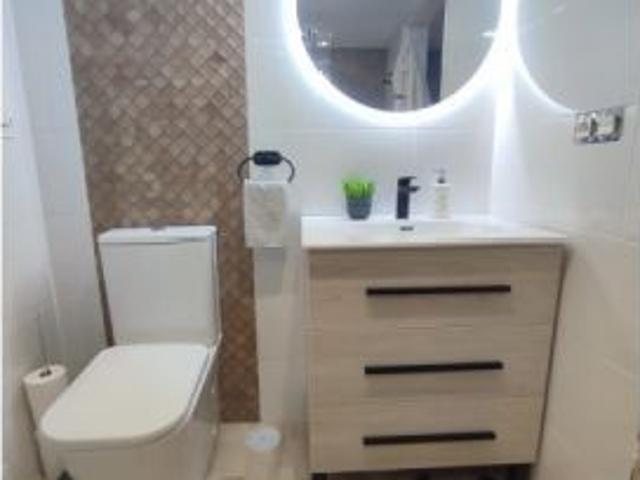 Se alquila habitación en piso compartido de 4 habitaciones en Camino de Ronda