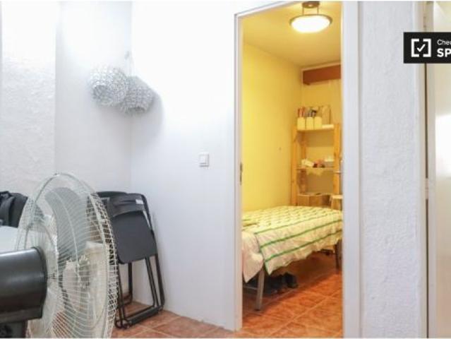 Se alquila habitación en piso compartido de 4 habitaciones en Casco Histórico de Vicálvaro ideal par