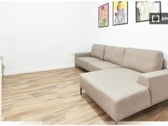 Se alquila habitación en piso compartido de 4 habitaciones en Ciudad Jardín, ideal para profesionale