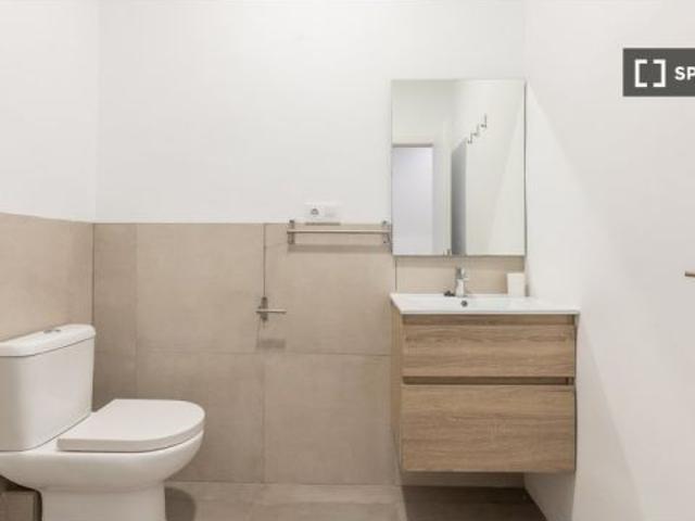 Se alquila habitación en piso compartido de 4 habitaciones en El Carme