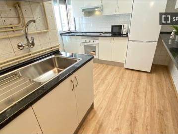 Se alquila habitación en piso compartido de 4 habitaciones en Fuenlabrada
