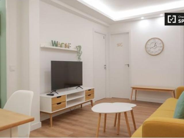 Se alquila habitación en piso compartido de 4 habitaciones en Getafe, gastos incluidos, solo estudia