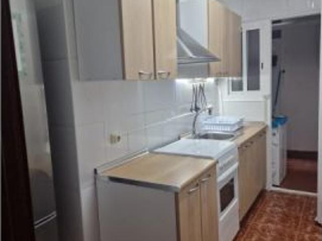 Se alquila habitación en piso compartido de 4 habitaciones en La Font de la Guatlla, todos los gasto