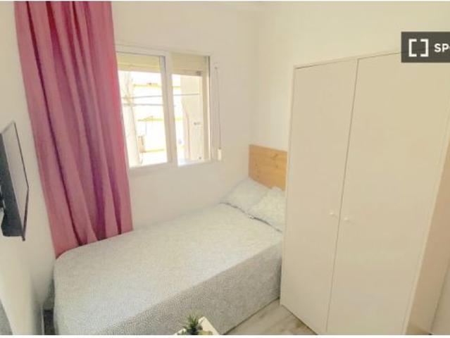 Se alquila habitación en piso compartido de 4 habitaciones en La Palmilla