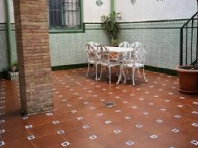 Se alquila habitación en piso compartido de 4 habitaciones en La Trinidad Este, se prefieren profesi