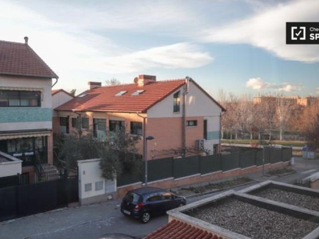 Se alquila habitación en piso compartido de 4 habitaciones en Leganés, solo estudiantes