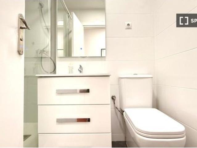 Se alquila habitación en piso compartido de 4 habitaciones en Pradolongo, no parejas