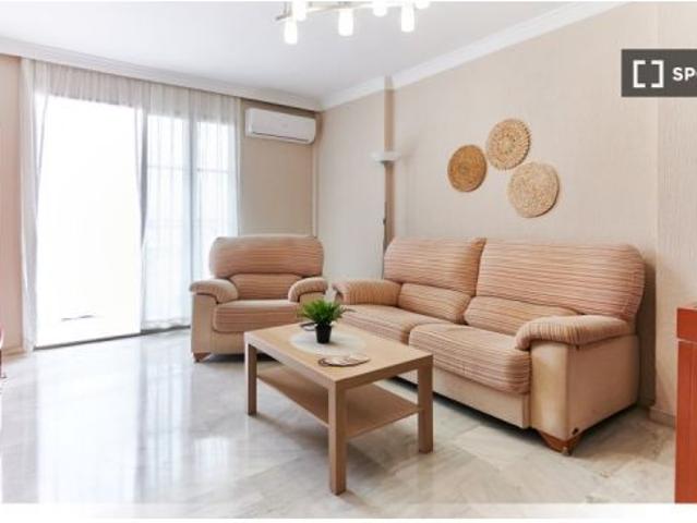 Se alquila habitación en piso compartido de 4 habitaciones en Villegas, gastos incluidos