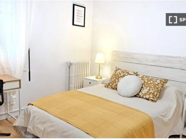 Se alquila habitación en piso compartido de 4 habitaciones en Zaragoza, todos los gastos incluidos