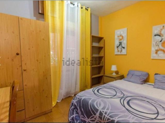 Se alquila habitación en piso compartido de 5 habitaciones en Alcalá de Henares