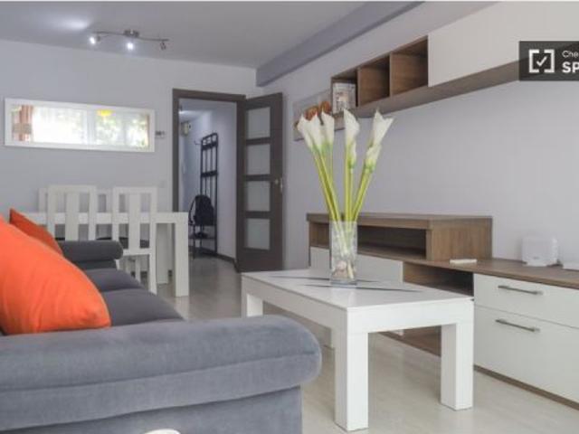 Se alquila habitación en piso compartido de 5 habitaciones en Alcalá de Henares