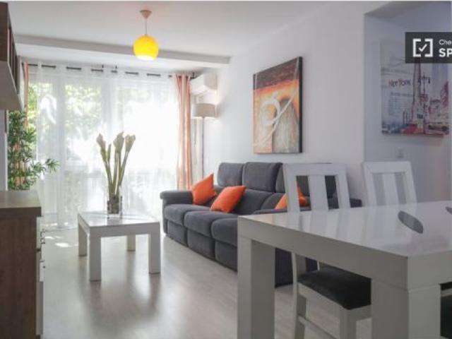 Se alquila habitación en piso compartido de 5 habitaciones en Alcalá de Henares