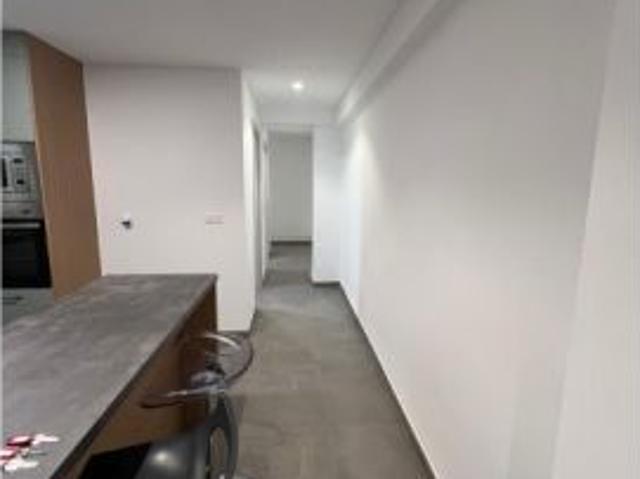 Se alquila habitación en piso compartido de 5 habitaciones en Alicante, todos los gastos incluidos
