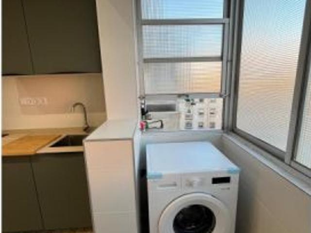 Se alquila habitación en piso compartido de 5 habitaciones en Alicante