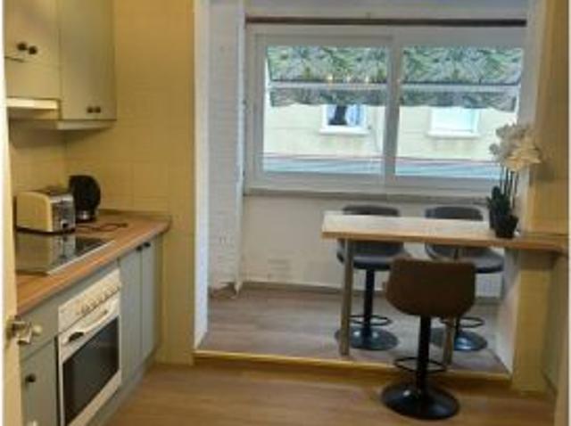 Se alquila habitación en piso compartido de 5 habitaciones en Almenara, solo profesionales