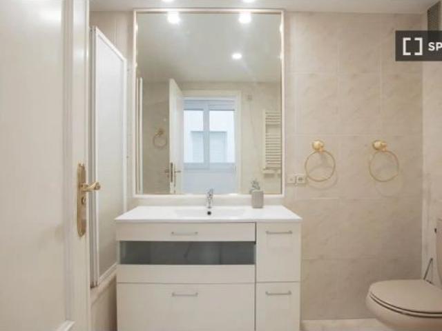 Se alquila habitación en piso compartido de 5 habitaciones en Arrancapins