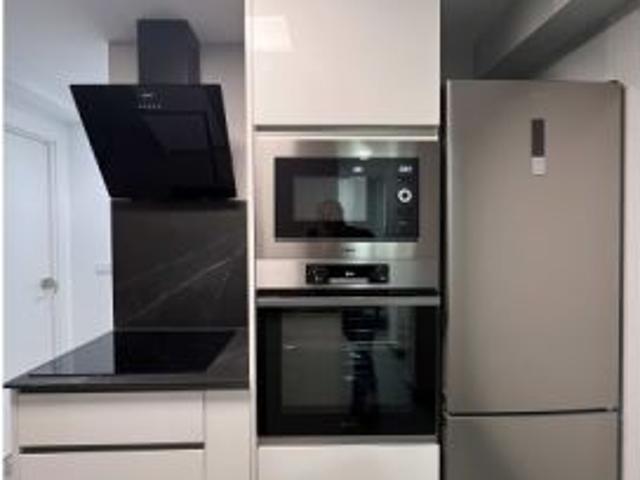 Se alquila habitación en piso compartido de 5 habitaciones en Benimaclet