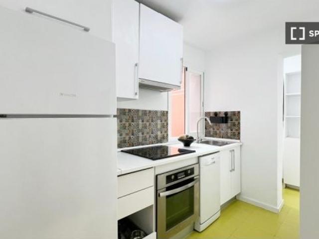Se alquila habitación en piso compartido de 5 habitaciones en Campamento, todos los gastos incluidos