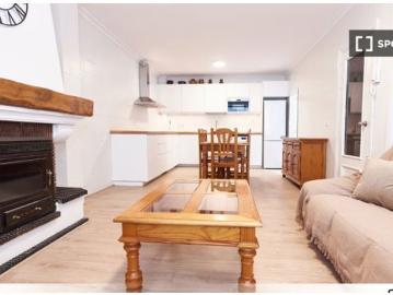 Se alquila habitación en piso compartido de 5 habitaciones en El Cerro, solo estudiantes