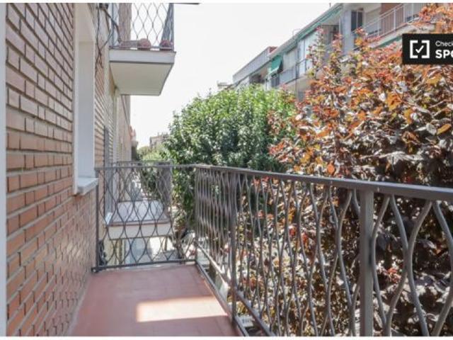 Se alquila habitación en piso compartido de 5 habitaciones en Getafe, perfecta para estudiantes