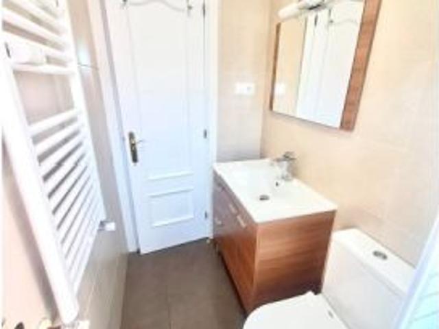 Se alquila habitación en piso compartido de 5 habitaciones en Pueblo Nuevo