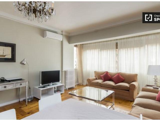 Se alquila habitación en piso compartido de 5 habitaciones en Prosperidad