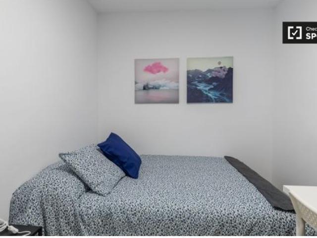 Se alquila habitación en piso compartido de 5 habitaciones en Sant Antoni, Valencia. Solo estudiante