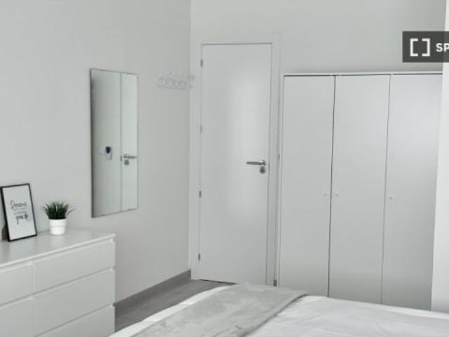 Se alquila habitación en piso compartido de 6 habitaciones en Murcia, no se admiten parejas