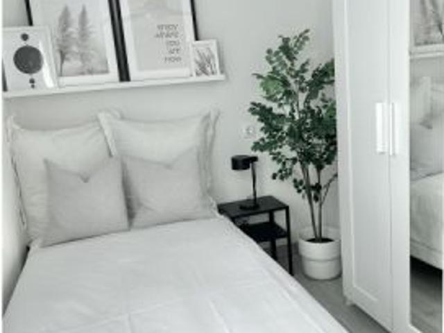 Se alquila habitación en piso compartido de 6 habitaciones en Murcia, no se admiten parejas