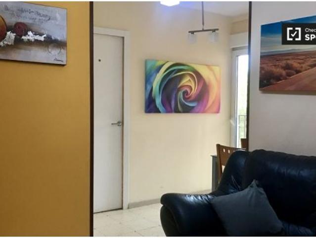 Se alquila habitación en piso compartido de 6 habitaciones en Alcalá de Henares