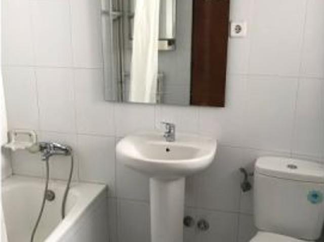 Se alquila habitación en piso compartido de 6 habitaciones en San Isidro