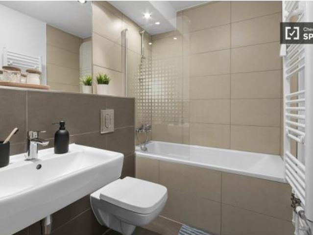 Se alquila habitación en piso compartido de 7 habitaciones en Berlín, todos los gastos incluidos