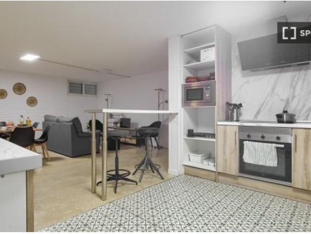 Se alquila habitación en piso compartido de 7 habitaciones en Piovera, todos los gastos incluidos