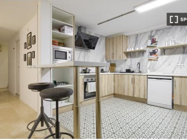 Se alquila habitación en piso compartido de 7 habitaciones en Piovera, todos los gastos incluidos