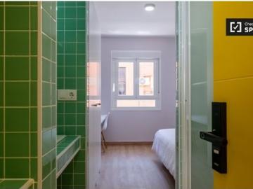 Se alquila habitación en piso compartido de 8 habitaciones en Getafe, solo estudiantes