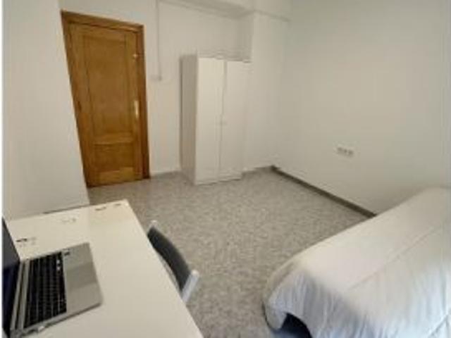 Se alquila habitación en piso compartido en Murcia