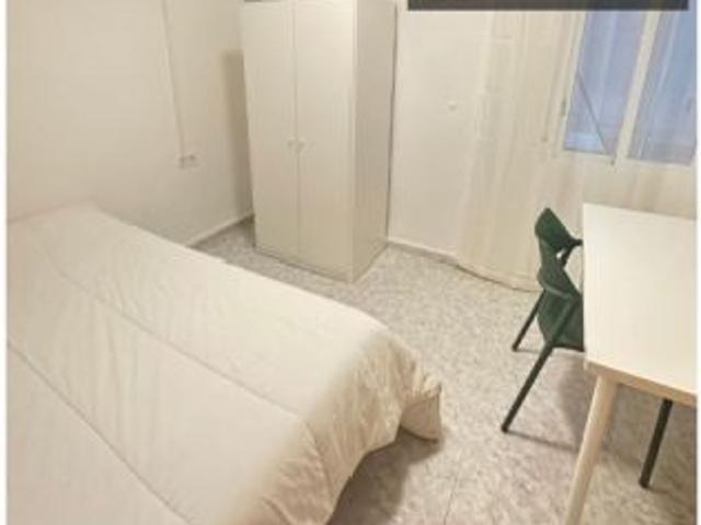 Se alquila habitación en piso compartido en Murcia