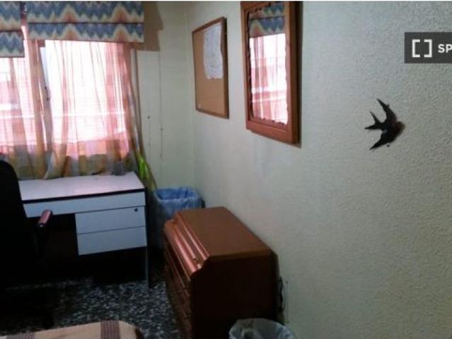 Se alquila habitación en piso compartido en Murcia, no se admiten parejas