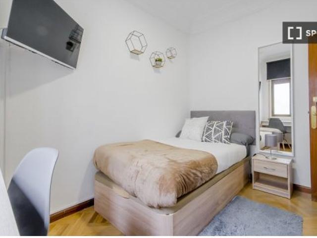 Se alquila habitación en piso compartido en Madrid