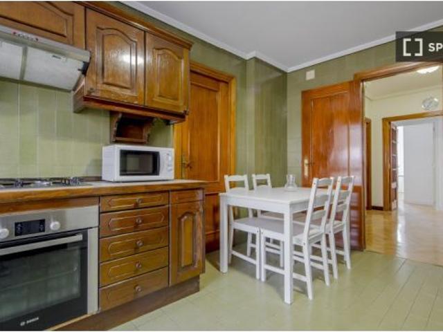 Se alquila habitación en piso compartido en Madrid