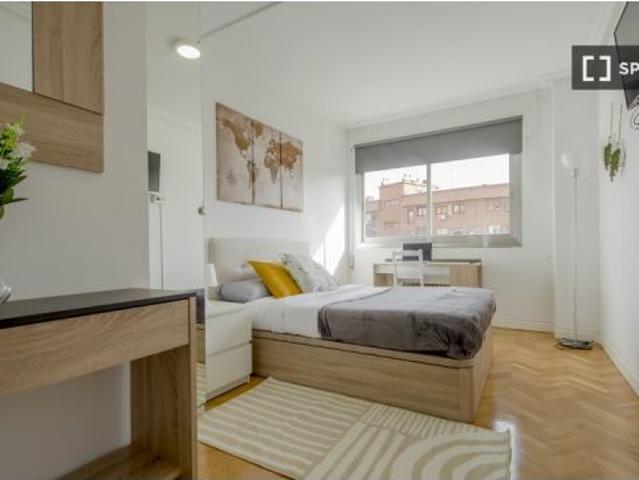Se alquila habitación en piso compartido en Madrid
