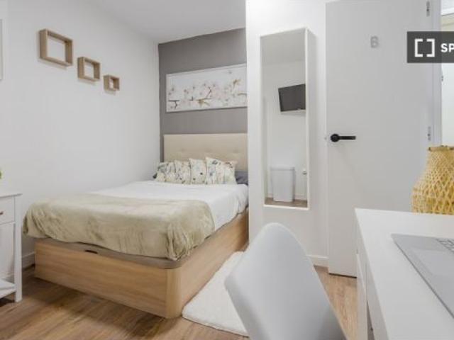 Se alquila habitación en piso compartido en Madrid