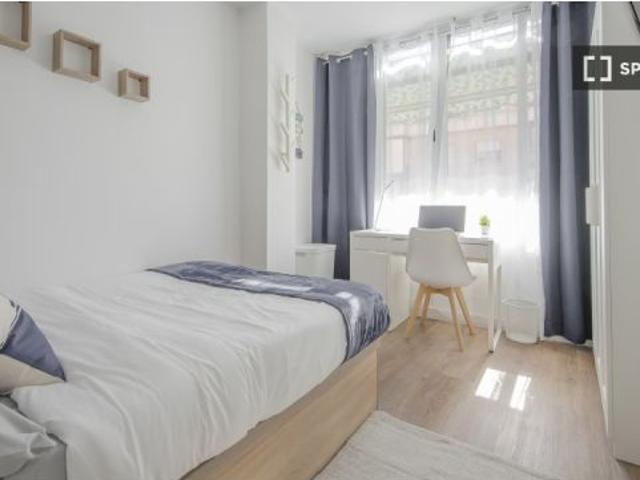 Se alquila habitación en piso compartido en Madrid