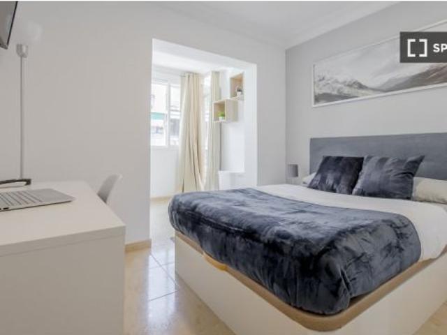 Se alquila habitación en piso compartido en Madrid