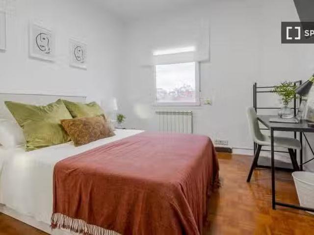 Se alquila habitación en piso compartido en Madrid