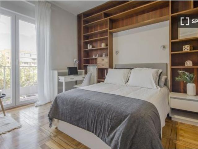 Se alquila habitación en piso compartido en Madrid
